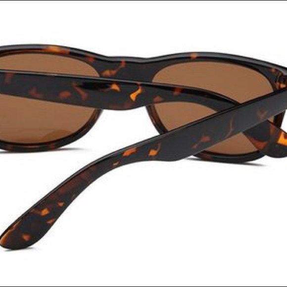 Tortoise Retro Sunglasses Eyewear - Picture 6 of 6